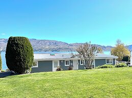 Peachland Beach Resort