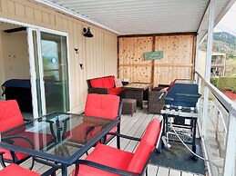 Peachland Beach Resort