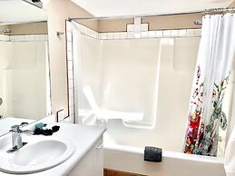 Peachland Beach Resort