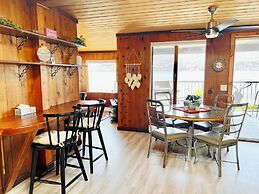 Peachland Beach Resort