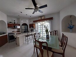 Casa Sol y Luna with pool in merida