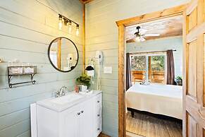 Luxe Mountain Pool Escape by Ghosal Luxury Lodging