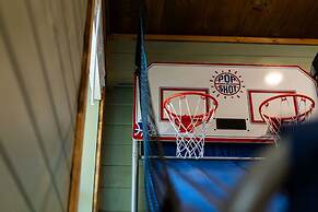 Luxe Mountain Pool Escape by Ghosal Luxury Lodging