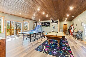 Luxe Mountain Pool Escape by Ghosal Luxury Lodging