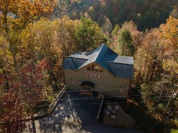 Luxe Mountain Pool Escape by Ghosal Luxury Lodging