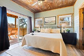 Luxe Mountain Pool Escape by Ghosal Luxury Lodging