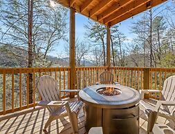 Luxe Mountain Pool Escape by Ghosal Luxury Lodging