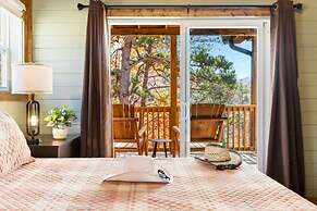 Luxe Mountain Pool Escape by Ghosal Luxury Lodging