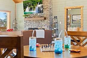 Luxe Mountain Pool Escape by Ghosal Luxury Lodging