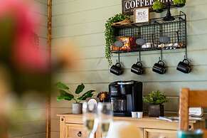 Luxe Mountain Pool Escape by Ghosal Luxury Lodging