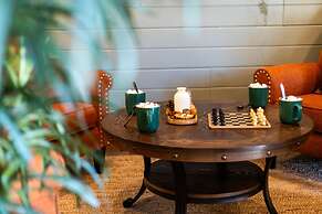 Luxe Mountain Pool Escape by Ghosal Luxury Lodging