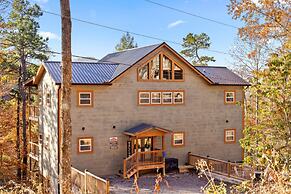 Luxe Mountain Pool Escape by Ghosal Luxury Lodging