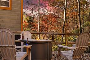 Luxe Mountain Pool Escape by Ghosal Luxury Lodging