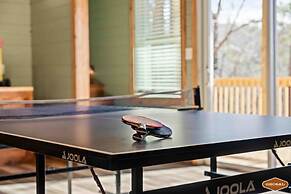 Luxe Mountain Pool Escape by Ghosal Luxury Lodging