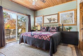 Luxe Mountain Pool Escape by Ghosal Luxury Lodging