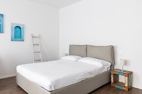 Largo Molina Studio III