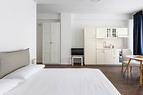 Largo Molina Studio III