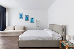 Largo Molina Studio III