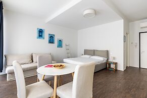 Largo Molina Studio III