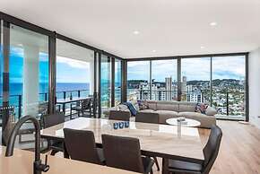 Luxury 3 Bedroom Ocean View Apartment