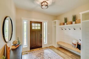 Spacious Donnelly Family Home w/ Private Hot Tub!