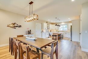 Spacious Donnelly Family Home w/ Private Hot Tub!