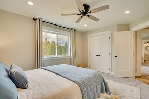 Spacious Donnelly Family Home w/ Private Hot Tub!