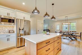 Spacious Donnelly Family Home w/ Private Hot Tub!