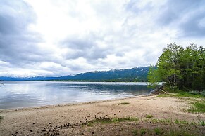 Spacious Donnelly Family Home w/ Private Hot Tub!