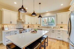 Spacious Donnelly Family Home w/ Private Hot Tub!