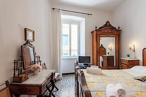 Sea View Apartment In Sestri Levante