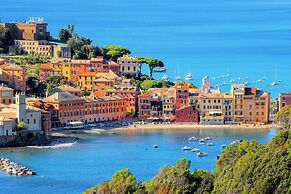 Sea View Apartment In Sestri Levante