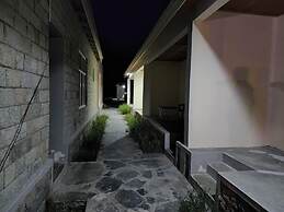 Passu  Ambassador Hotel