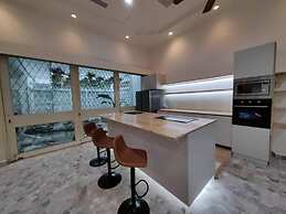 Bukit Tunku Grande Villa by uBook
