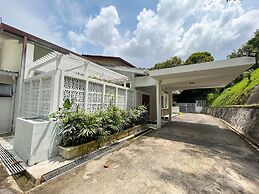 Bukit Tunku Grande Villa by uBook