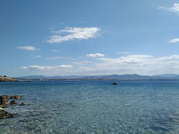 Myra Stunning Seaview Maisonette