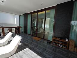 RoomQuest HideAway Hua Hin