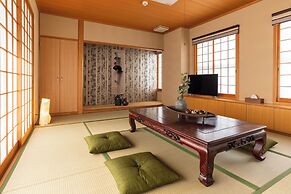 Bijou Suites AI PREMIUM