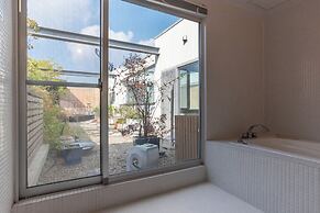 Bijou Suites AI PREMIUM