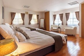 Bijou Suites AI PREMIUM