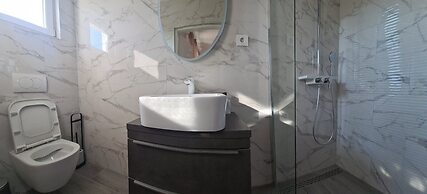 Impeccable 2-bed Apartment in Rab