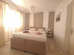 Impeccable 2-bed Apartment in Rab