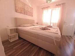 Impeccable 2-bed Apartment in Rab