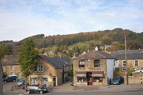 Traditional 2 Bedroom Cottage in Eyam, Hope Valley