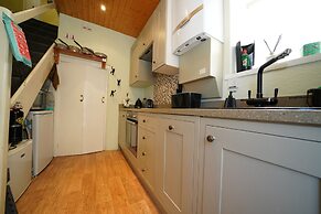 Traditional 2 Bedroom Cottage in Eyam, Hope Valley