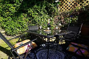 Traditional 2 Bedroom Cottage in Eyam, Hope Valley