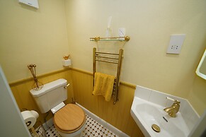 Traditional 2 Bedroom Cottage in Eyam, Hope Valley