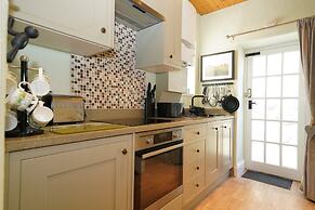 Traditional 2 Bedroom Cottage in Eyam, Hope Valley