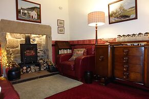 Traditional 2 Bedroom Cottage in Eyam, Hope Valley
