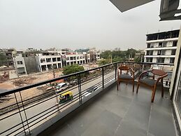 The Lodgers Studio Apartment Sector 52